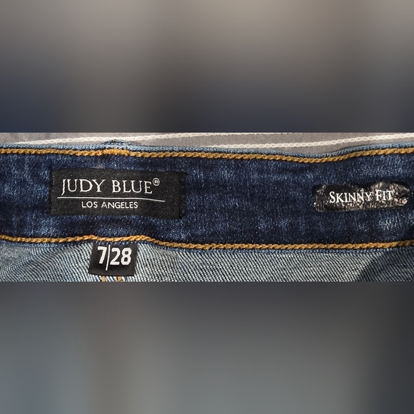 Judy Blue Midrise Skinny Raw Hem Jeans Size 7/28 - Picture 6 of 7